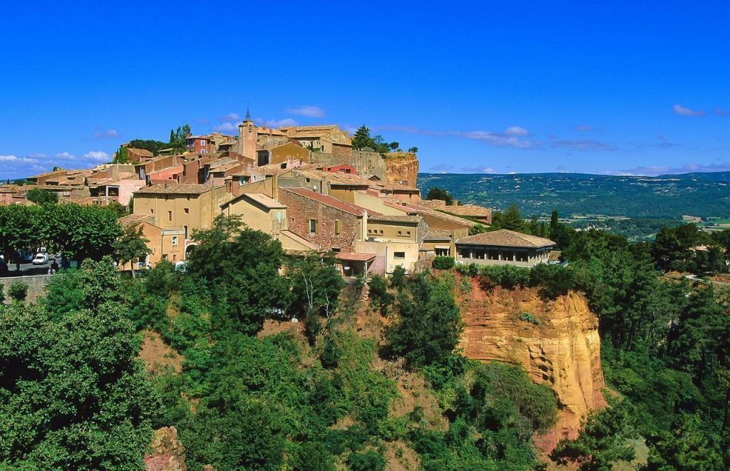 Luberon, nature, history and architecture